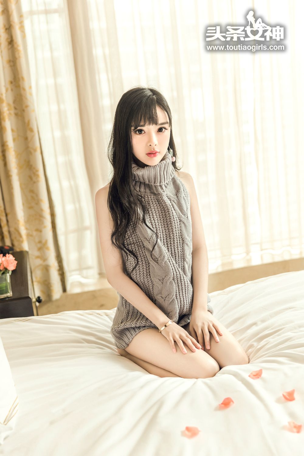头条女孩周熙妍 网红毛衣灵动迷人