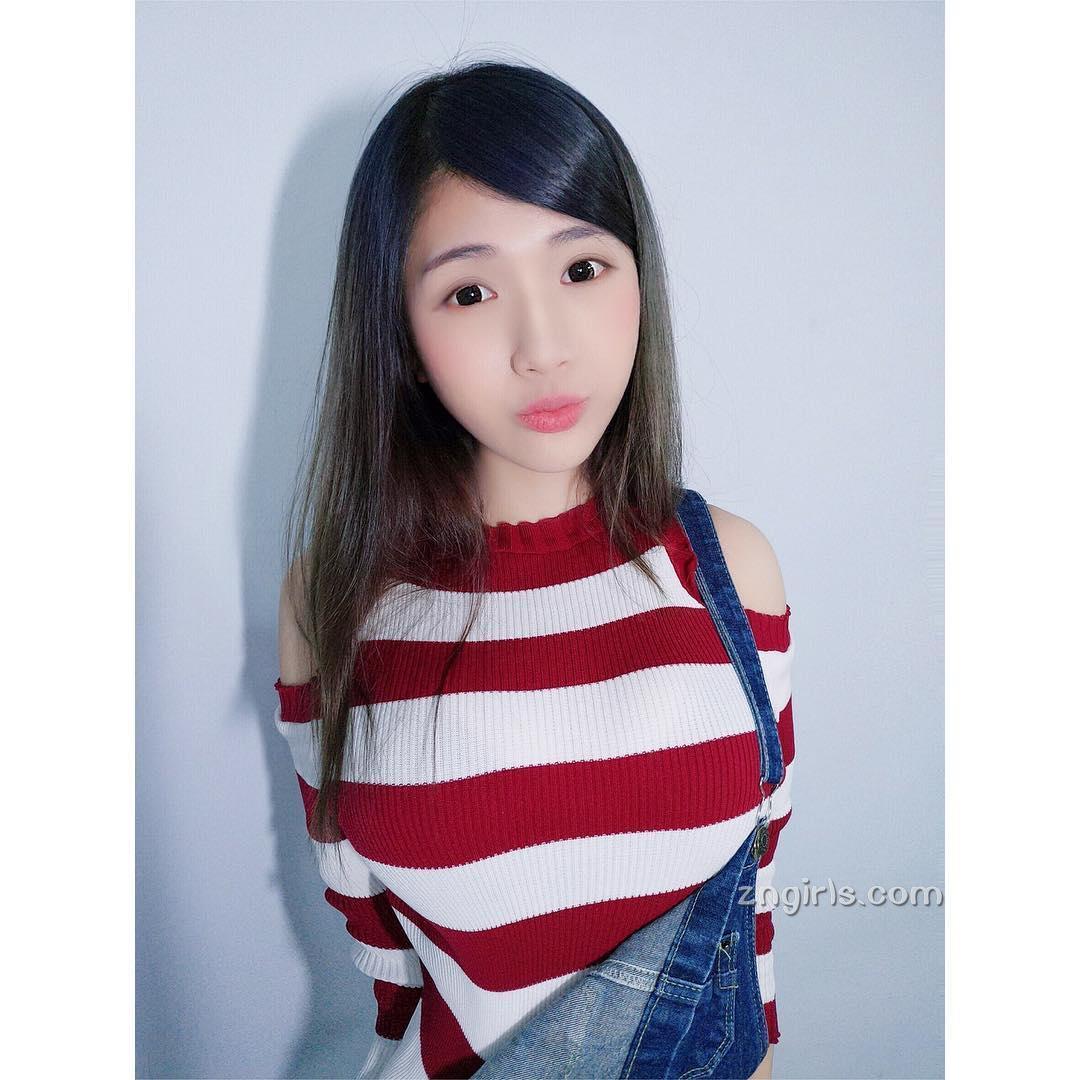 谢薇安Vivian- 台湾正妹大秀深邃事业线