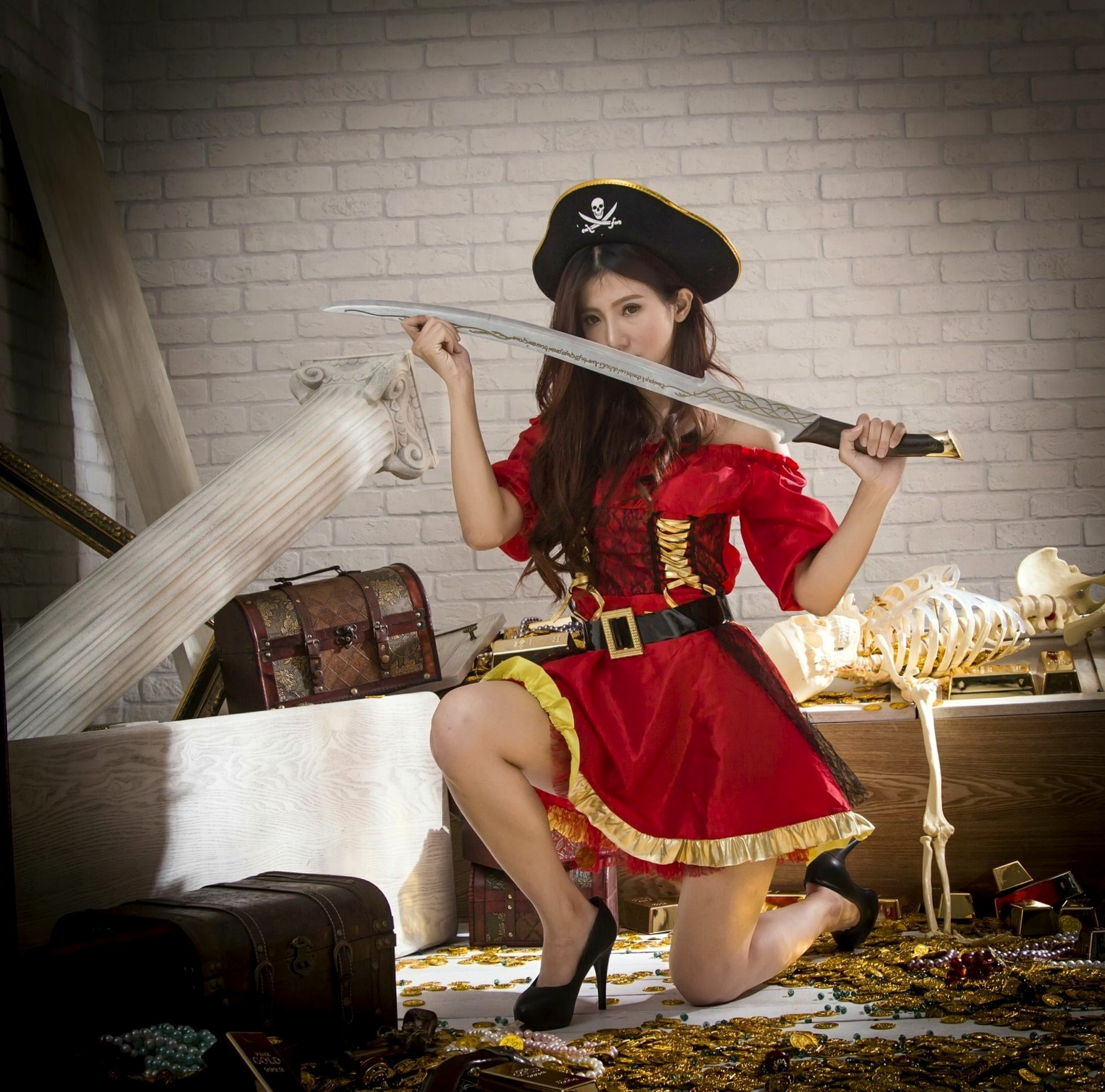 Gallery - 台湾正妹薇安Vivian硬核武装特工写真：飒爽制服棚拍，尽显酷飒冷艳作战风情台湾御女郎 - Royal Lady 制服冷艳角色扮演 薇安Vivian女神私房照_秀色女神 - image 32