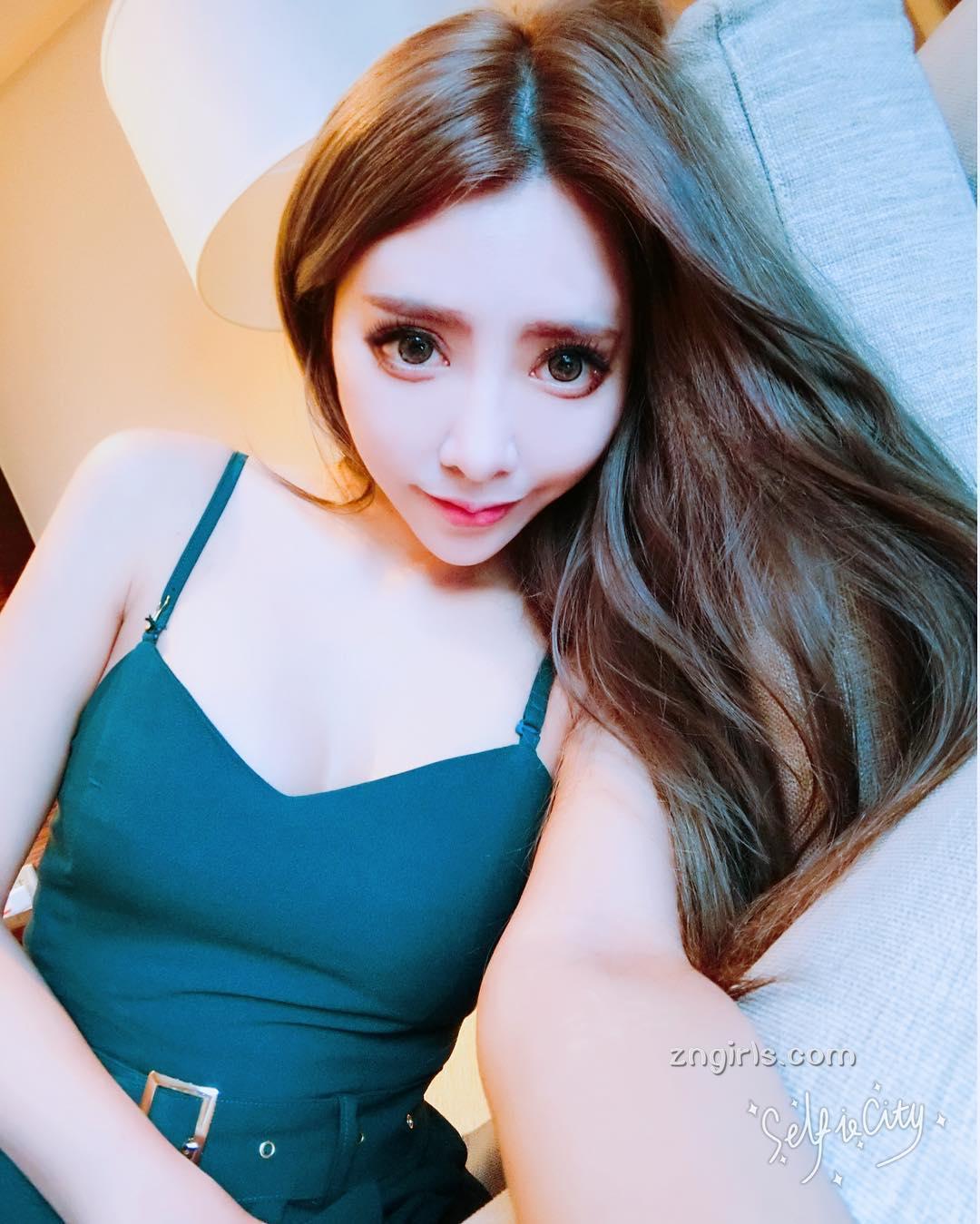 迷幻妖精唐琦琦 美胸马甲线相得益彰