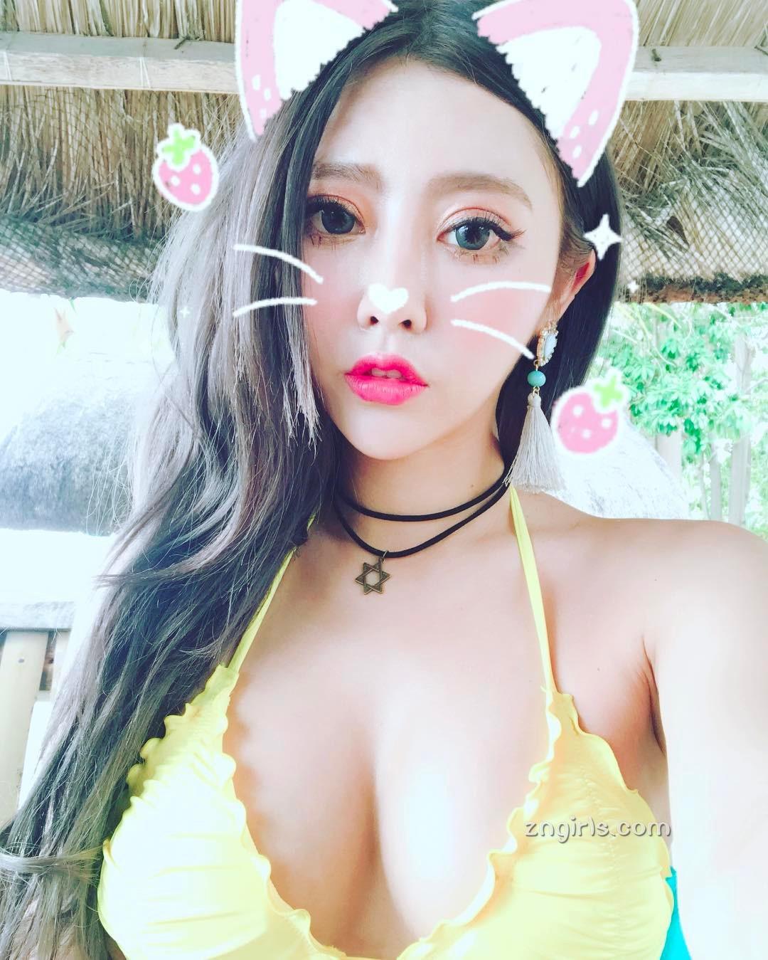 迷幻妖精唐琦琦 美胸马甲线相得益彰