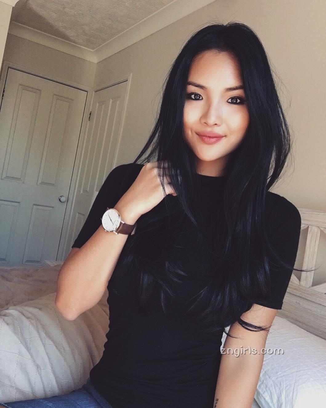 韩籍辣妹Chailee Son 小麦色皮肤与马甲线