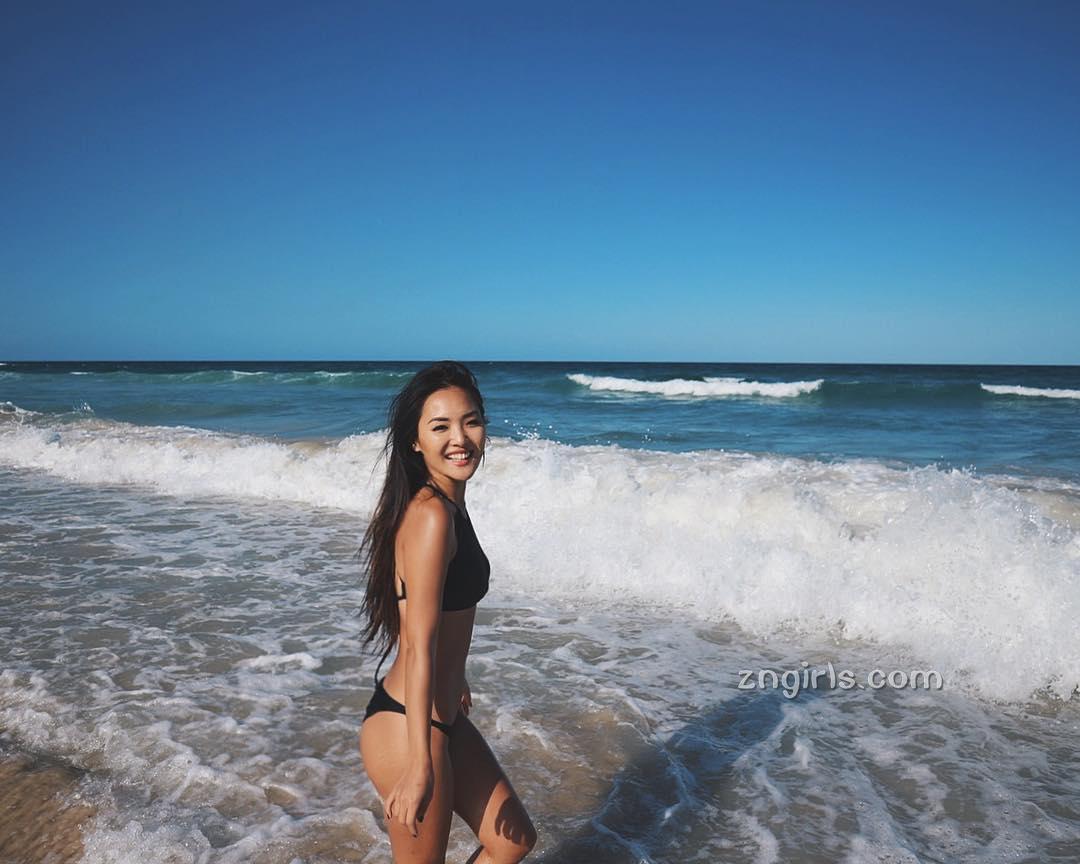 韩籍辣妹Chailee Son 小麦色皮肤与马甲线
