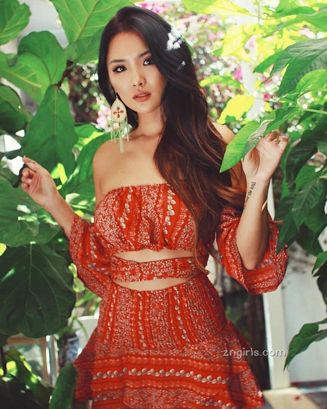 韩籍辣妹Chailee Son 小麦色皮肤与马甲线