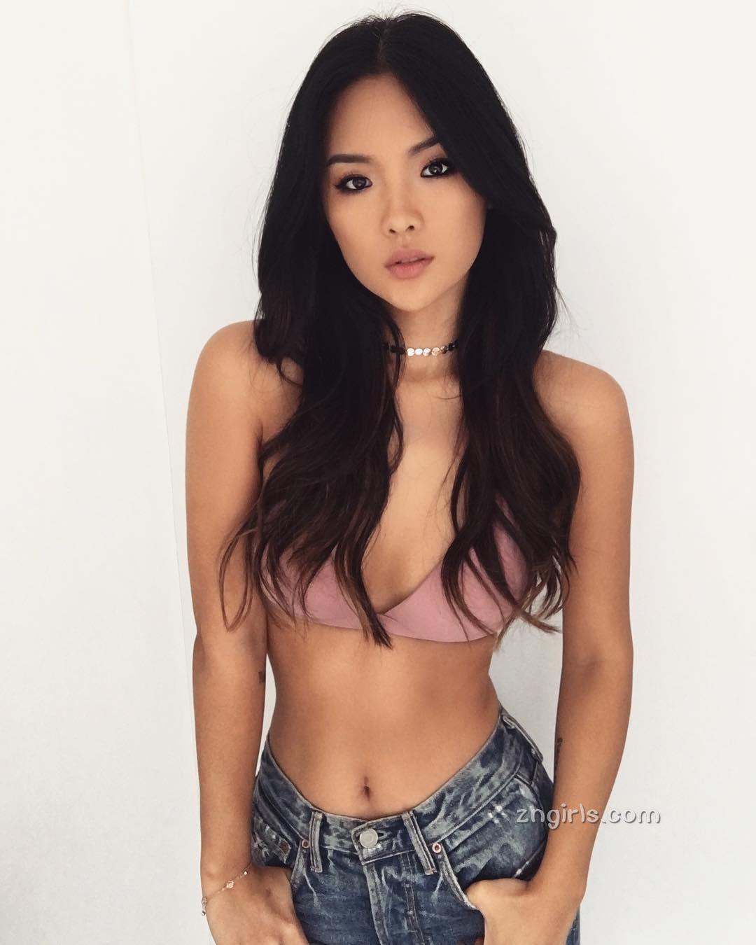 韩籍辣妹Chailee Son 小麦色皮肤与马甲线