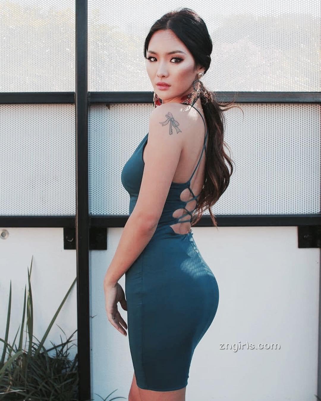 韩籍辣妹Chailee Son 小麦色皮肤与马甲线
