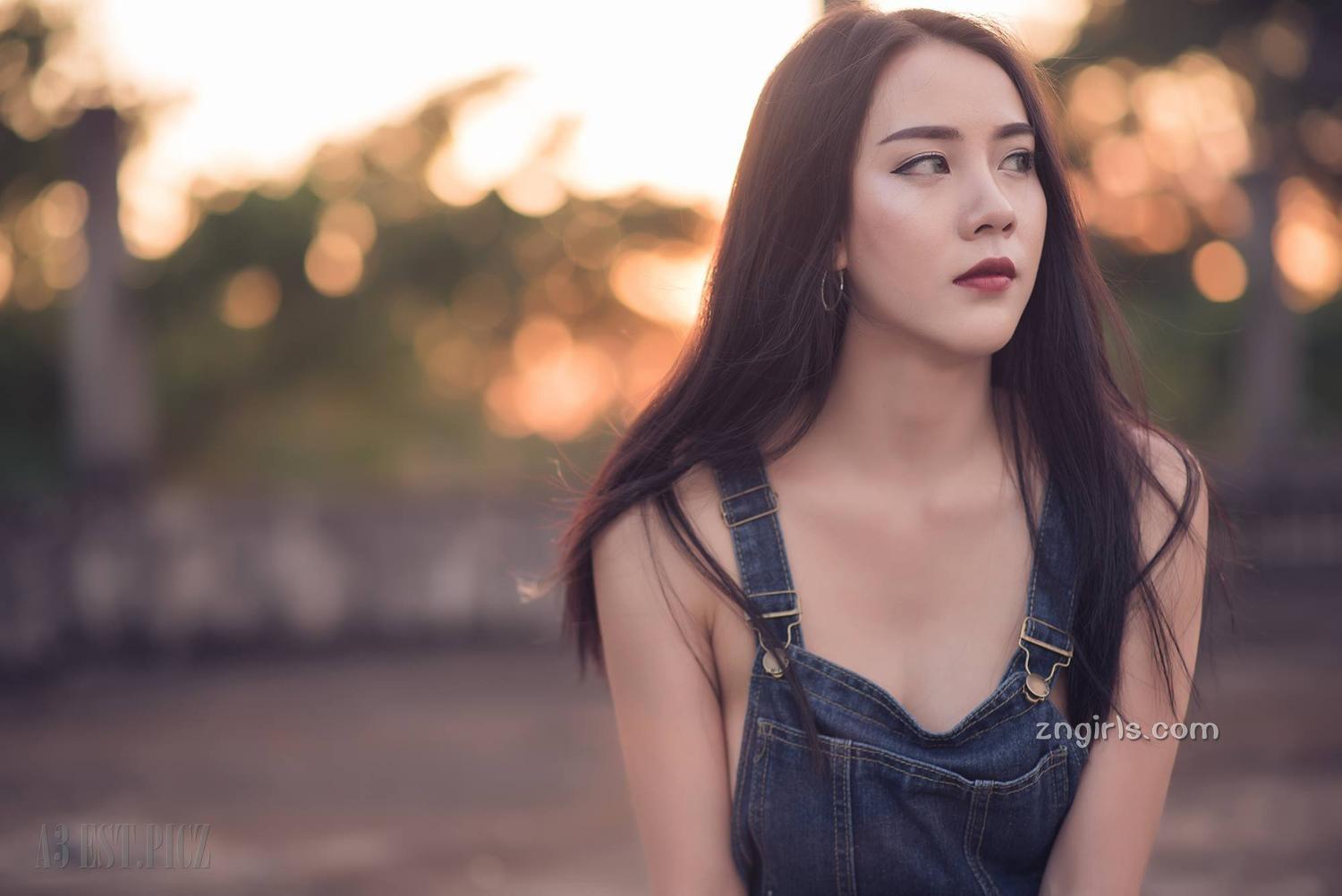 泰国美人Aumamii Upaiprom泳装出镜美图