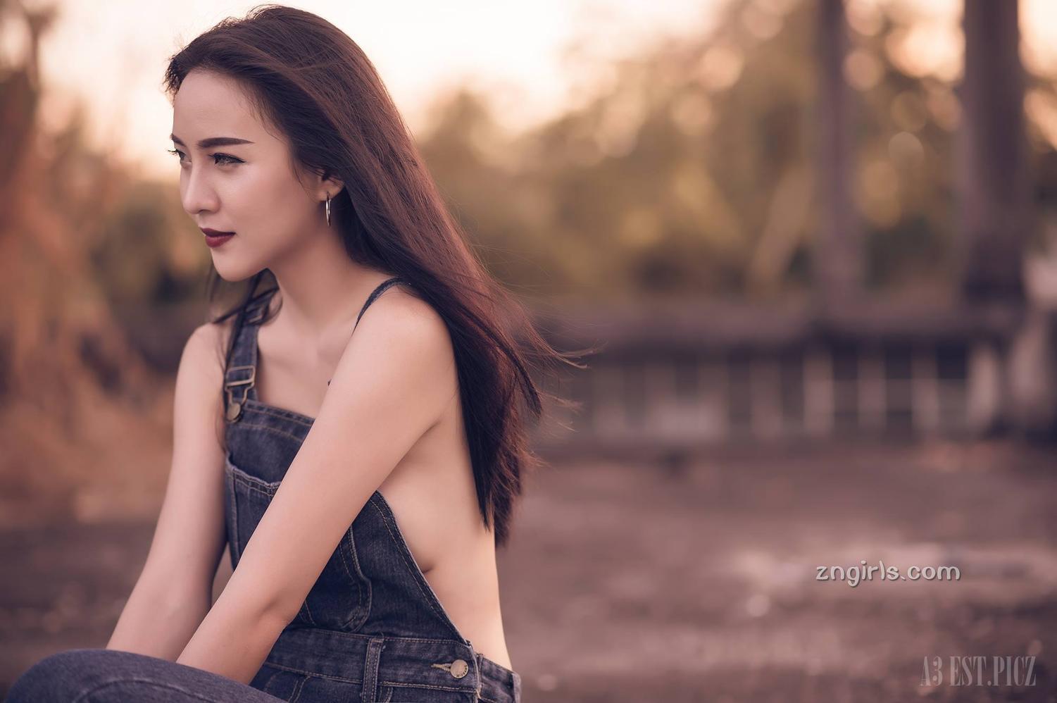 泰国美人Aumamii Upaiprom泳装出镜美图