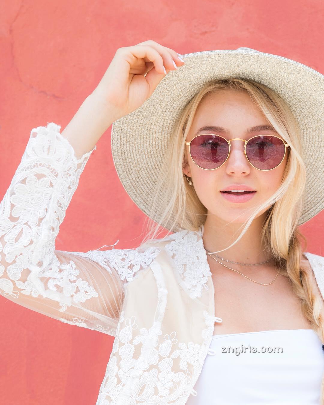 难得可爱Cassie Brown 挡不住的青春魅力清新比基尼 凯西·布朗女神私房照_秀色女神