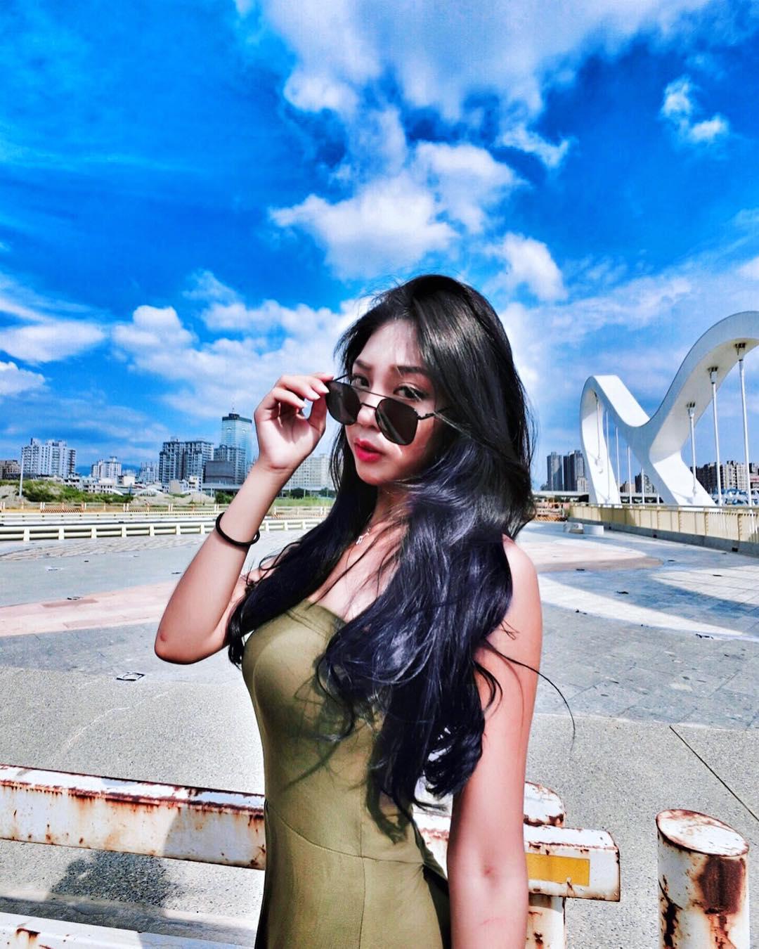 美女博客主林倩 抓住夏日的尾巴
