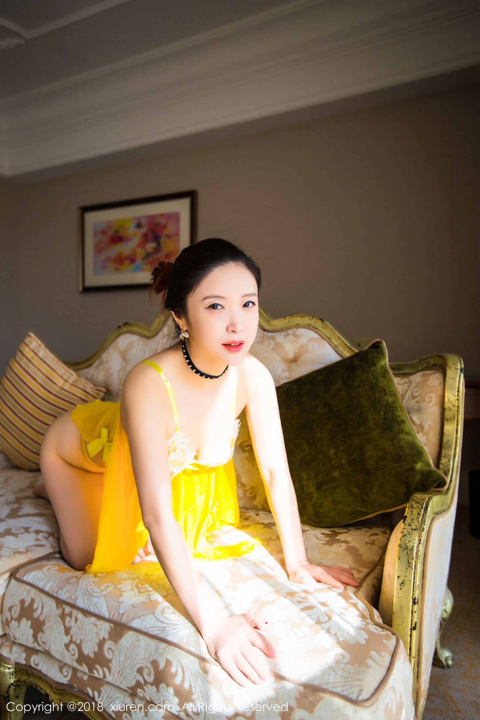 妩媚模特西希白兔 女仆装与透视吊带