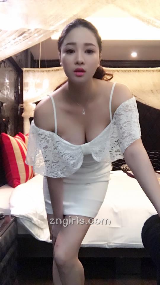 魅惑小妖精梓薰 性感蛮腰天生丽质