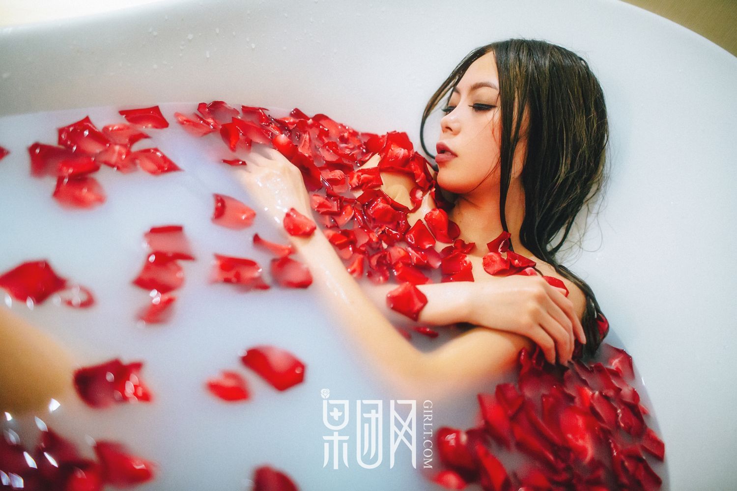 居室少女Anne寂寞等候
