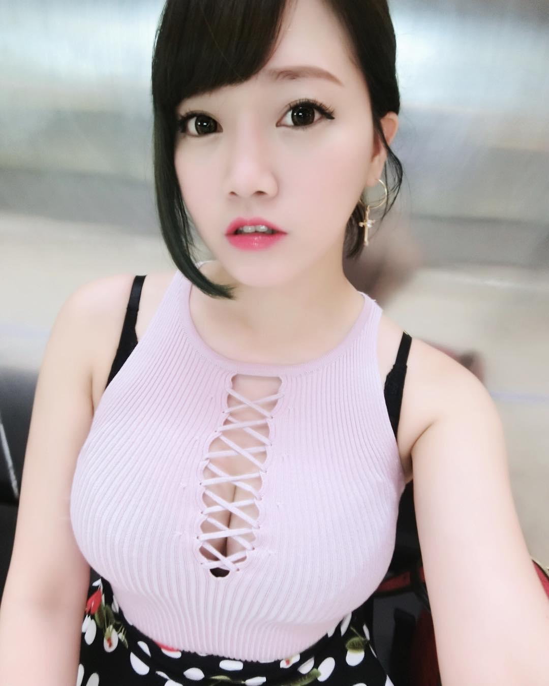 台北最正钢琴老师 陈甜芯自弹自唱好身材