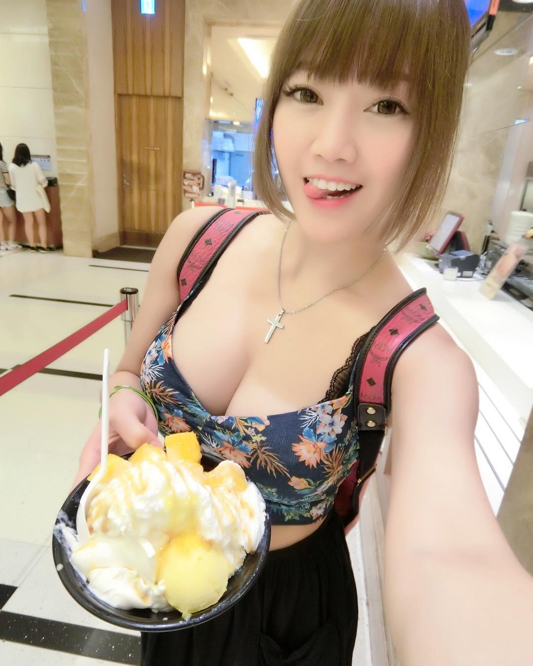台北最正钢琴老师 陈甜芯自弹自唱好身材