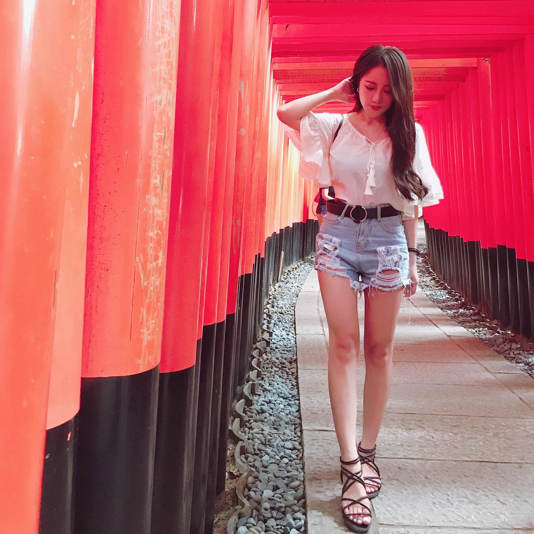台湾辣妹张瑜庭 海滩比基尼的炸裂感