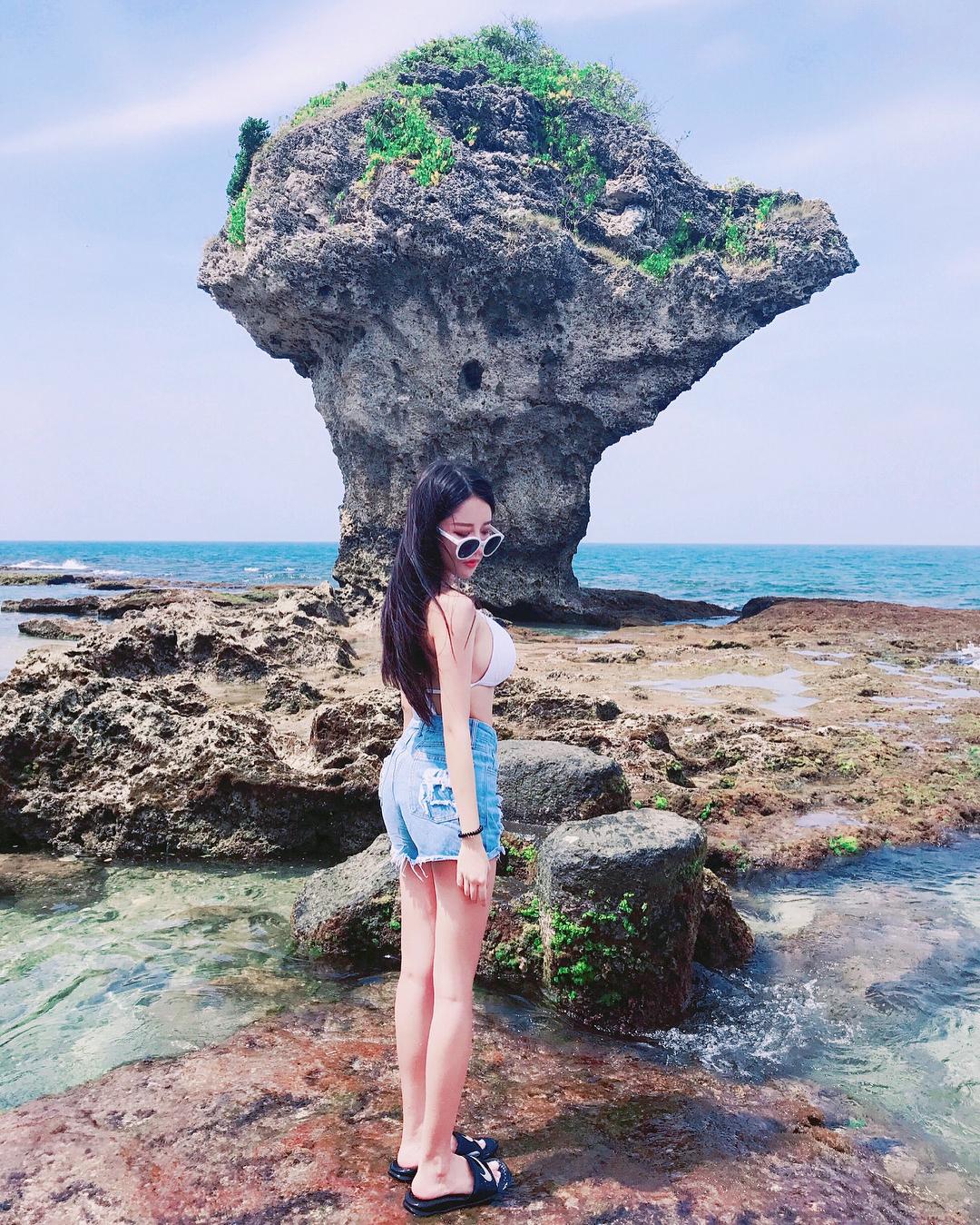 台湾辣妹张瑜庭 海滩比基尼的炸裂感