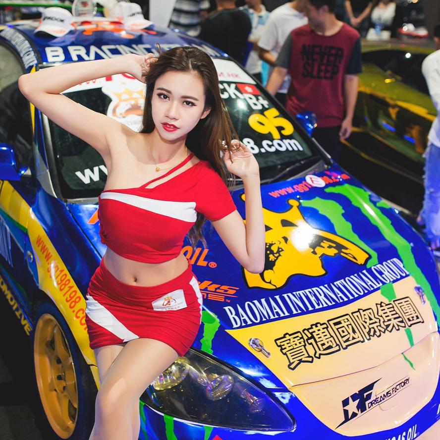 大马女模Qi Qi Lee 惊人上围性感迷人