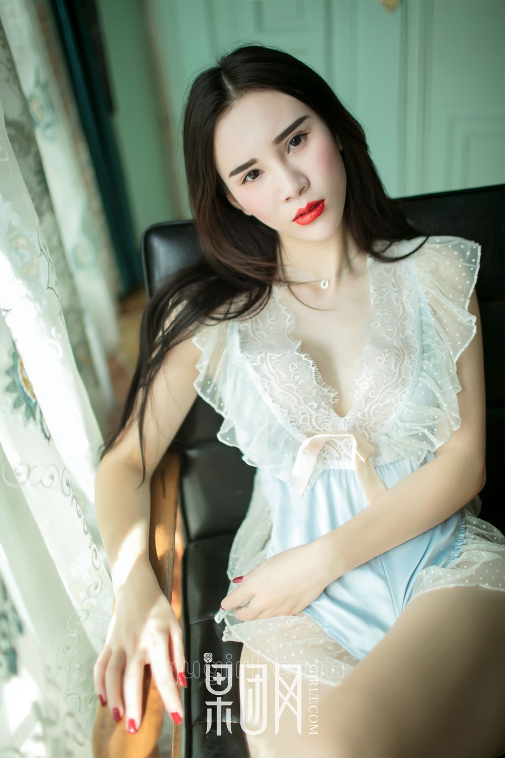 硬朗御姐大秀美背 浴缸湿身无比勾魂