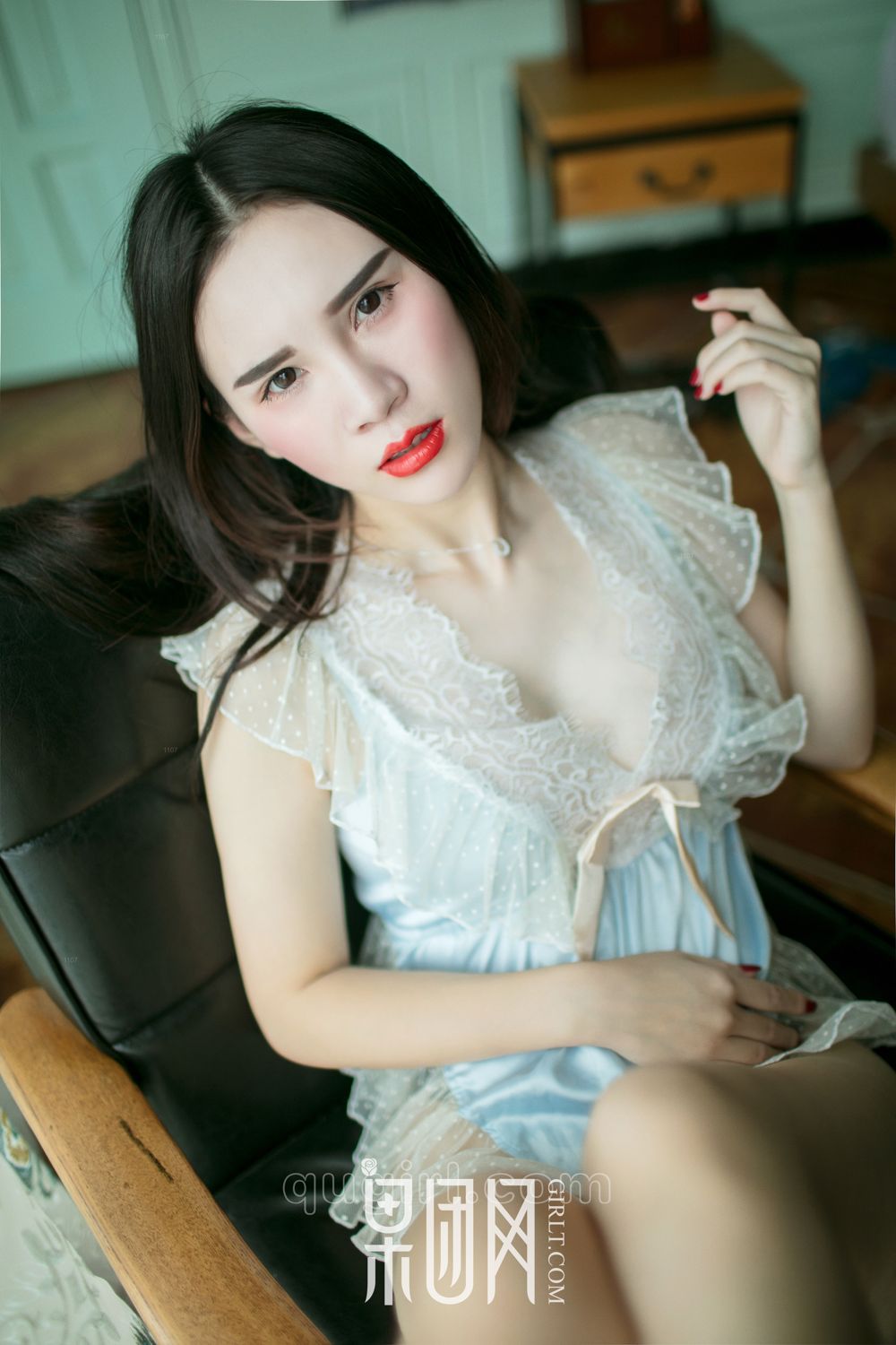 硬朗御姐大秀美背 浴缸湿身无比勾魂