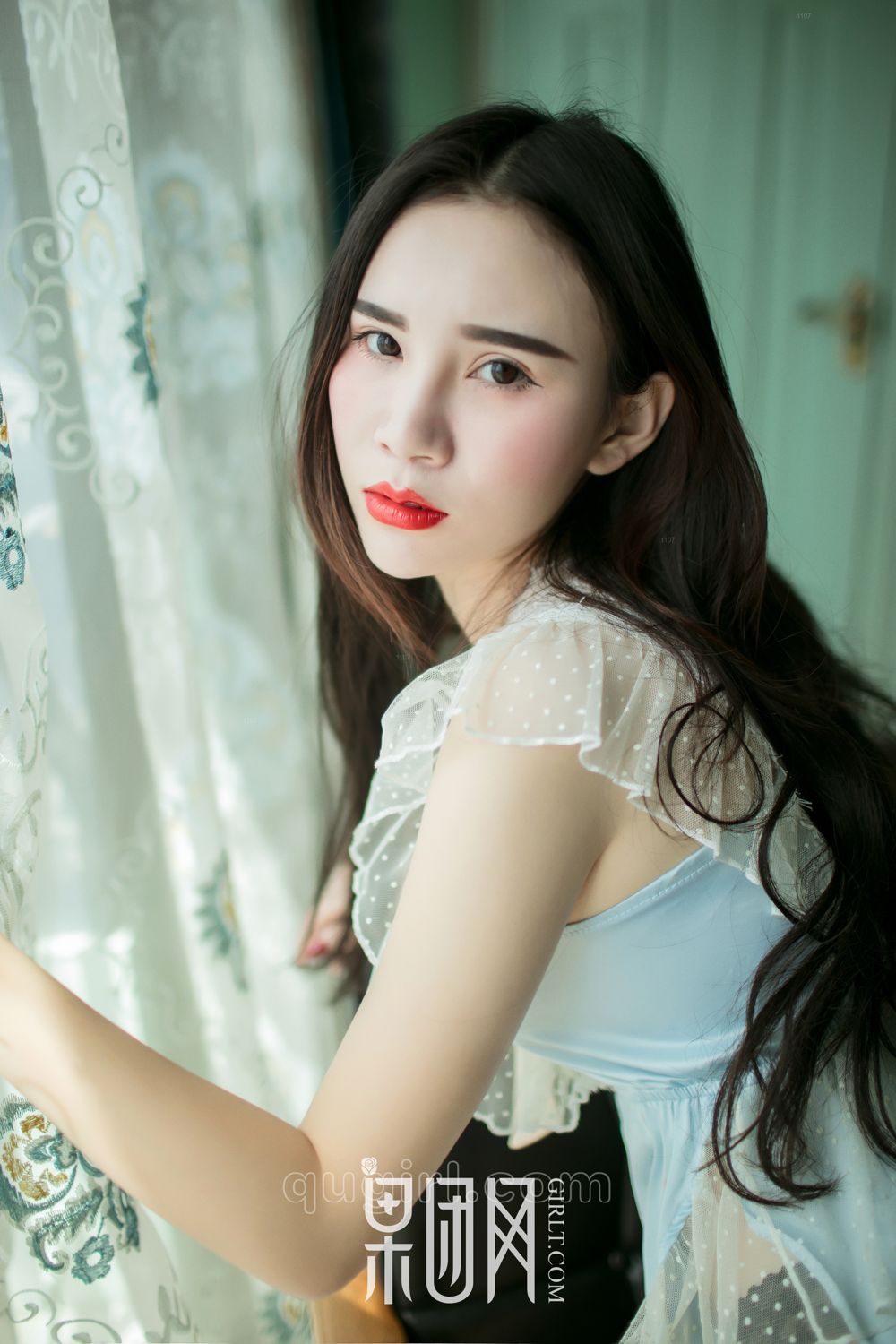 硬朗御姐大秀美背 浴缸湿身无比勾魂