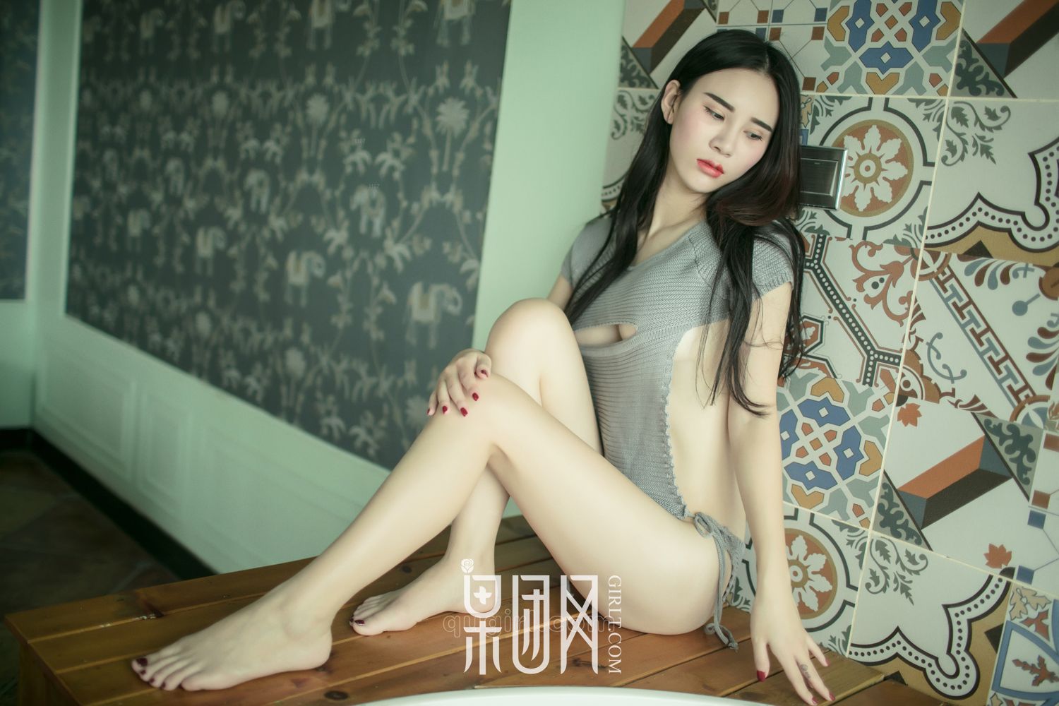 硬朗御姐大秀美背 浴缸湿身无比勾魂