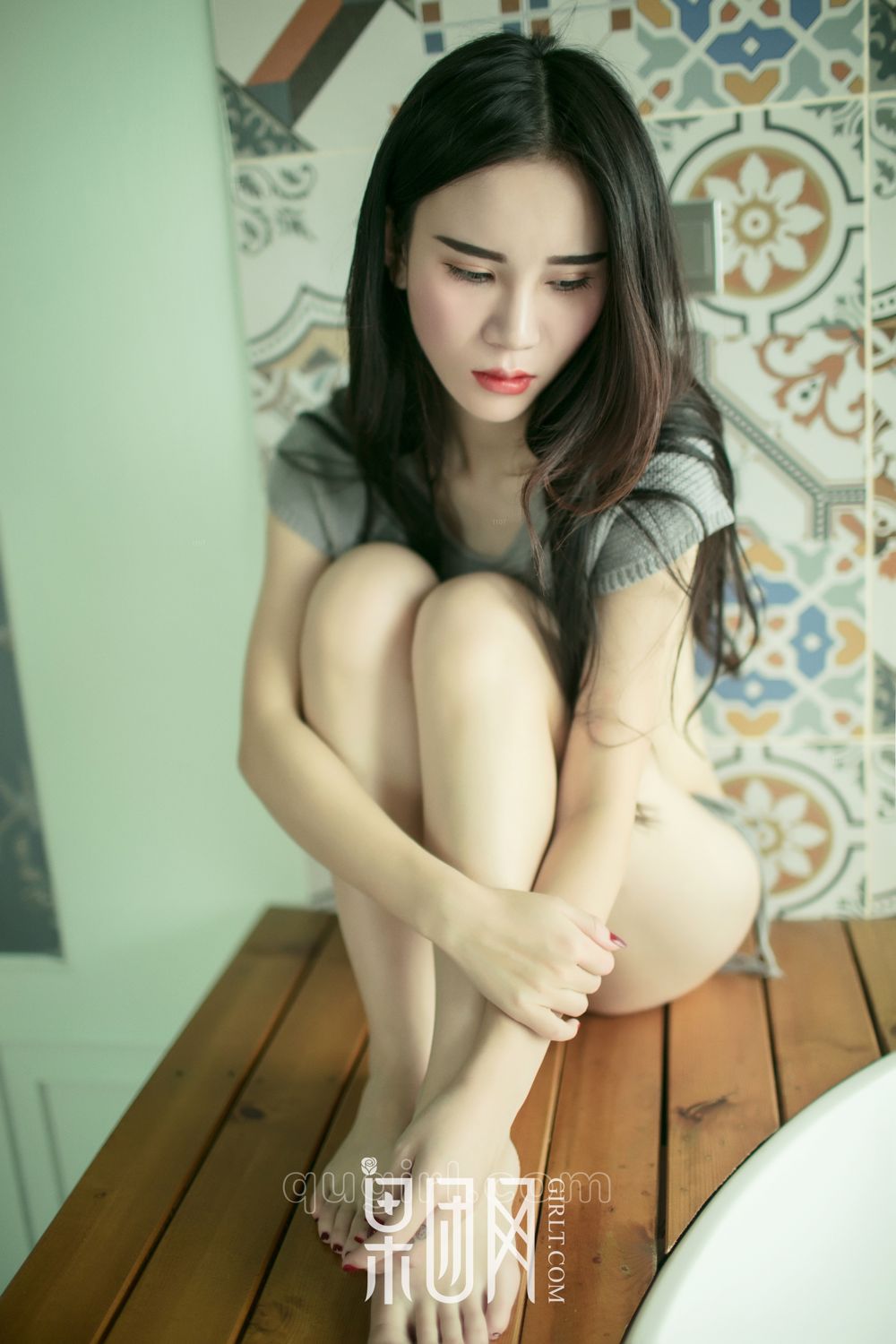 硬朗御姐大秀美背 浴缸湿身无比勾魂