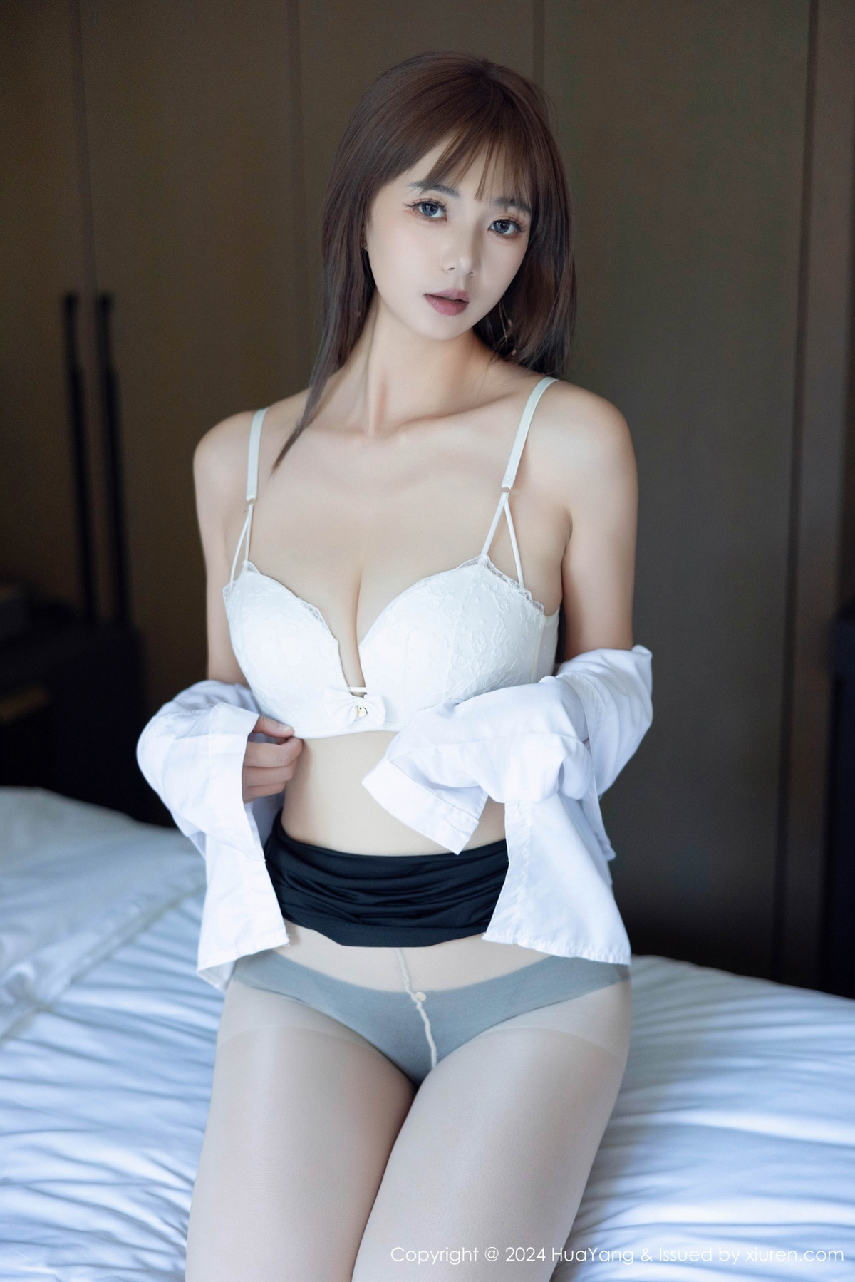 [HuaYang]高清写真图 2024.09.05 VOL.604 宋-kiki 丝袜美腿
