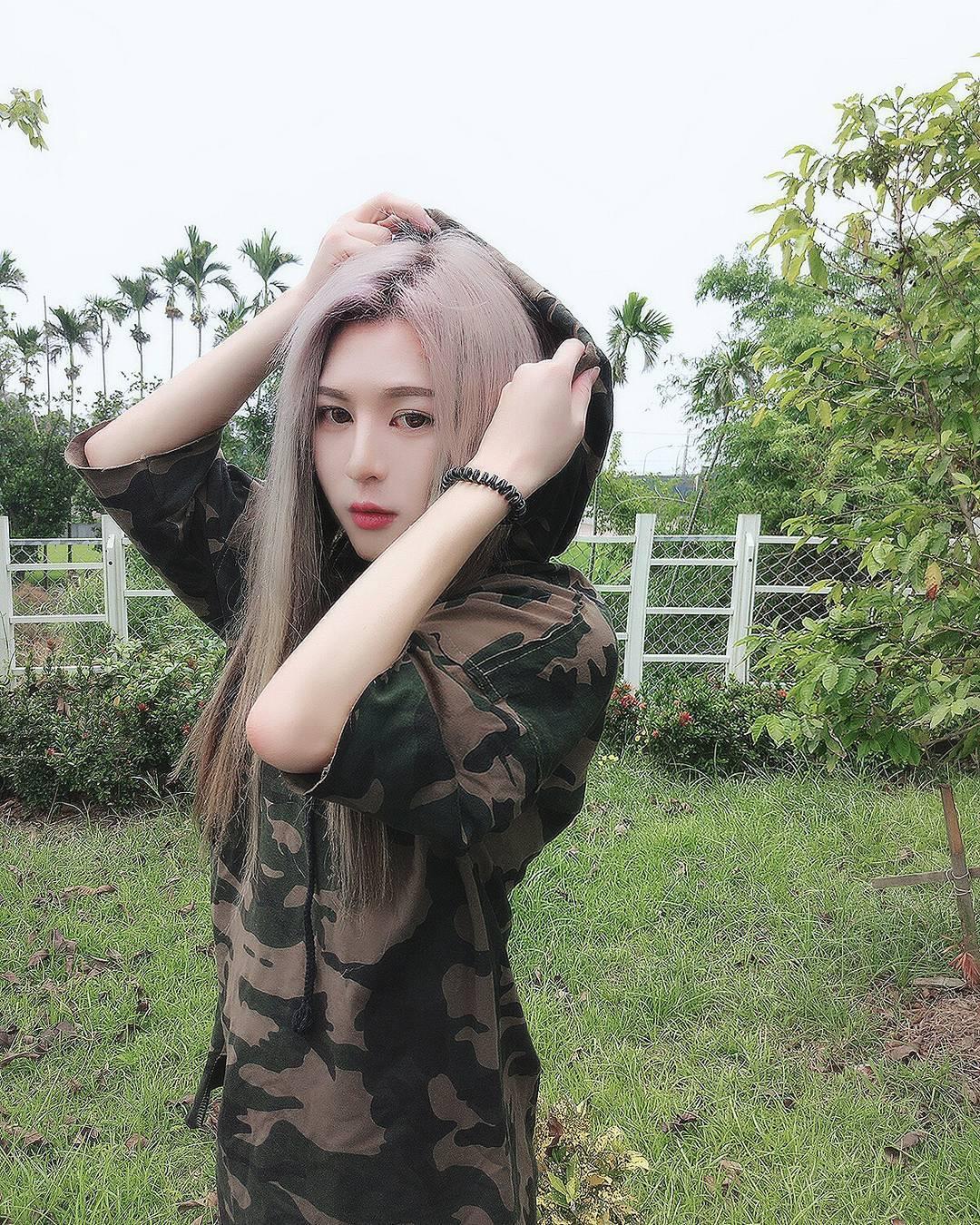 翁沛妍眼神好萌 男友视角慵懒迷人