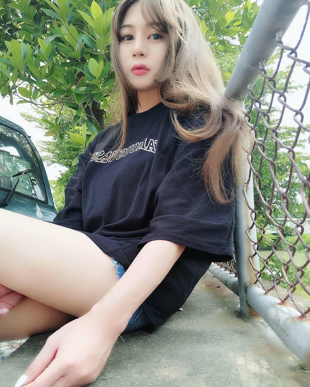 翁沛妍眼神好萌 男友视角慵懒迷人