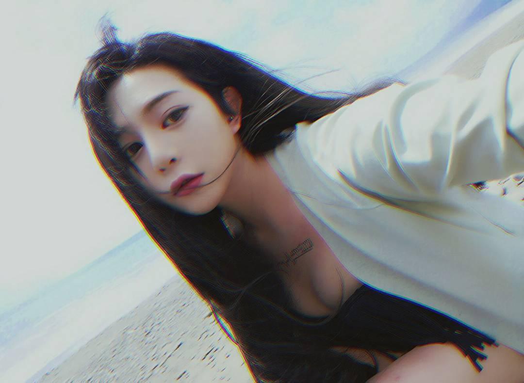 翁沛妍眼神好萌 男友视角慵懒迷人
