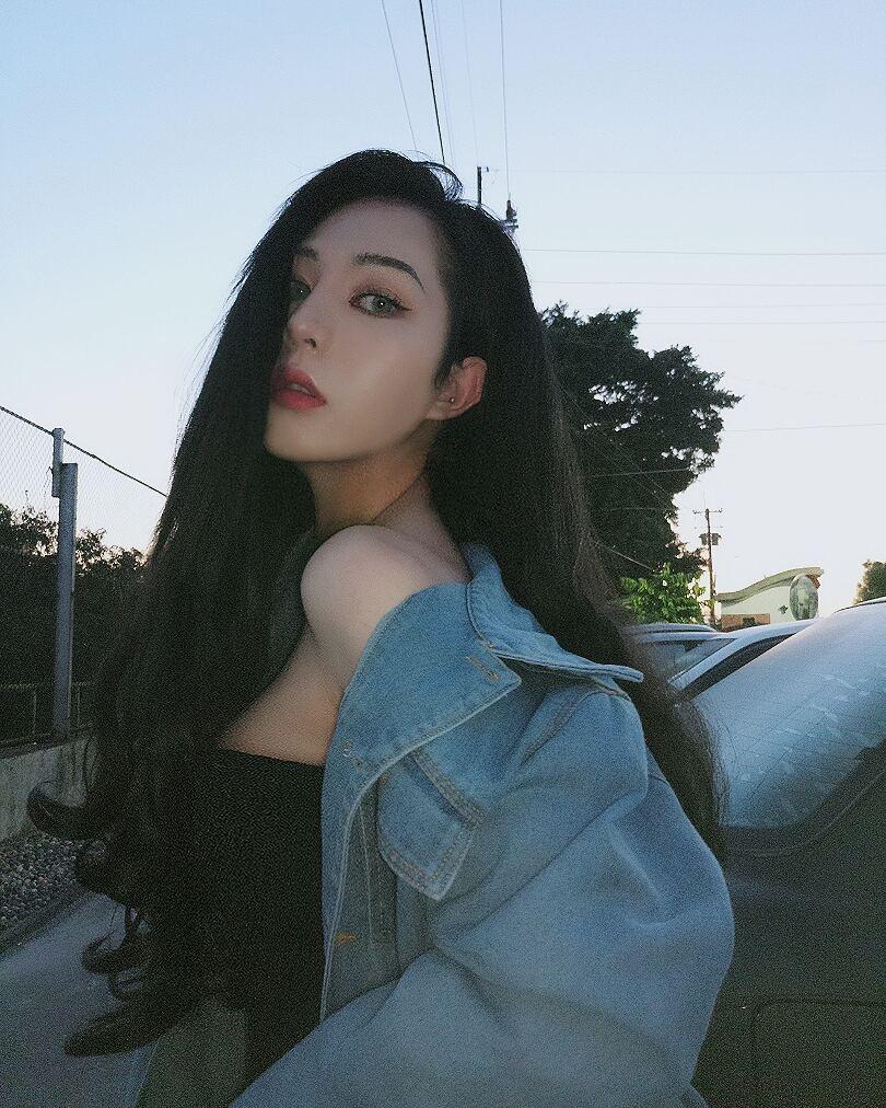 翁沛妍眼神好萌 男友视角慵懒迷人