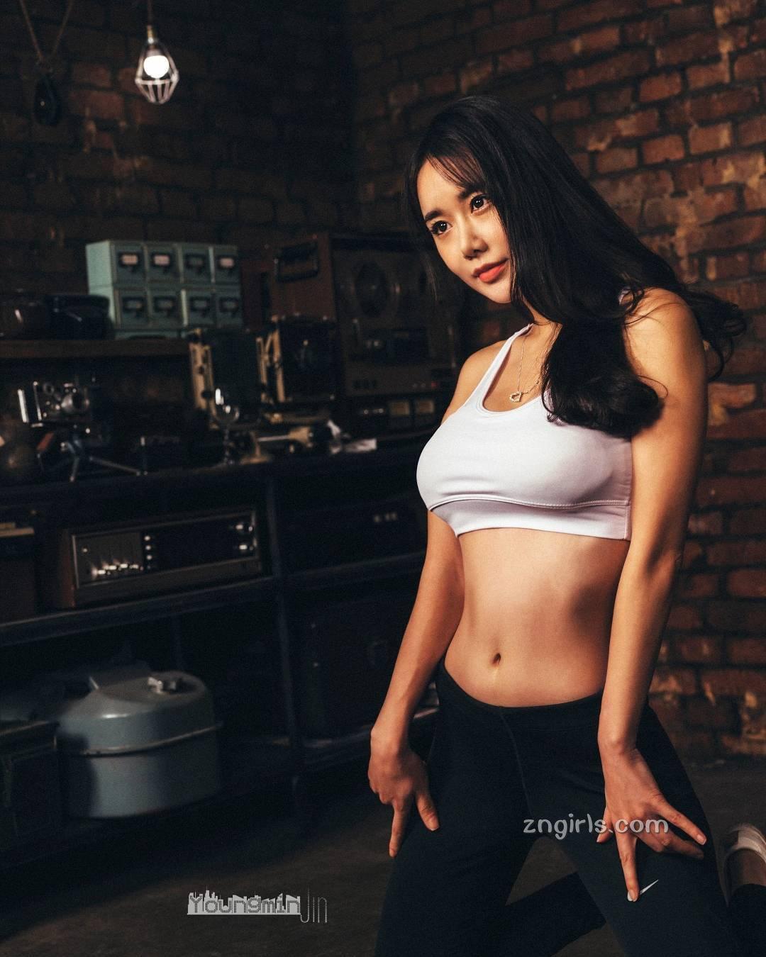 韩国外拍模特캔디 蜂腰翘臀极品身材
