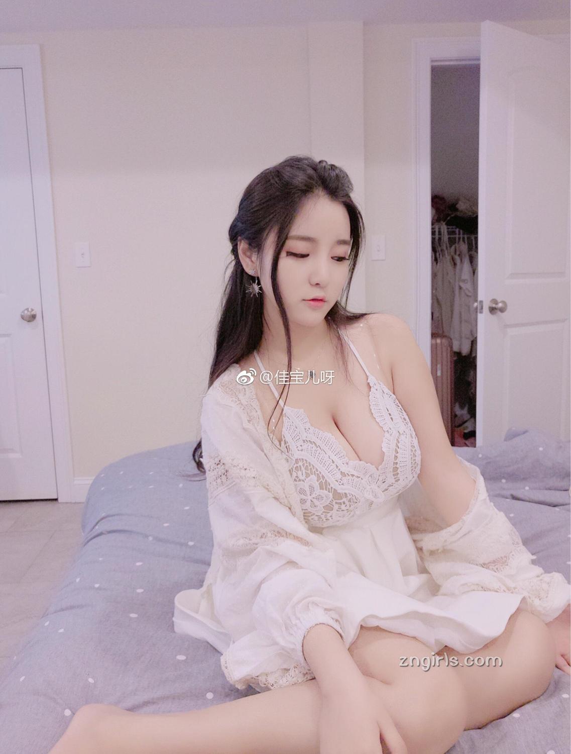 超正直播妹佳宝儿 气质外形无可挑剔
