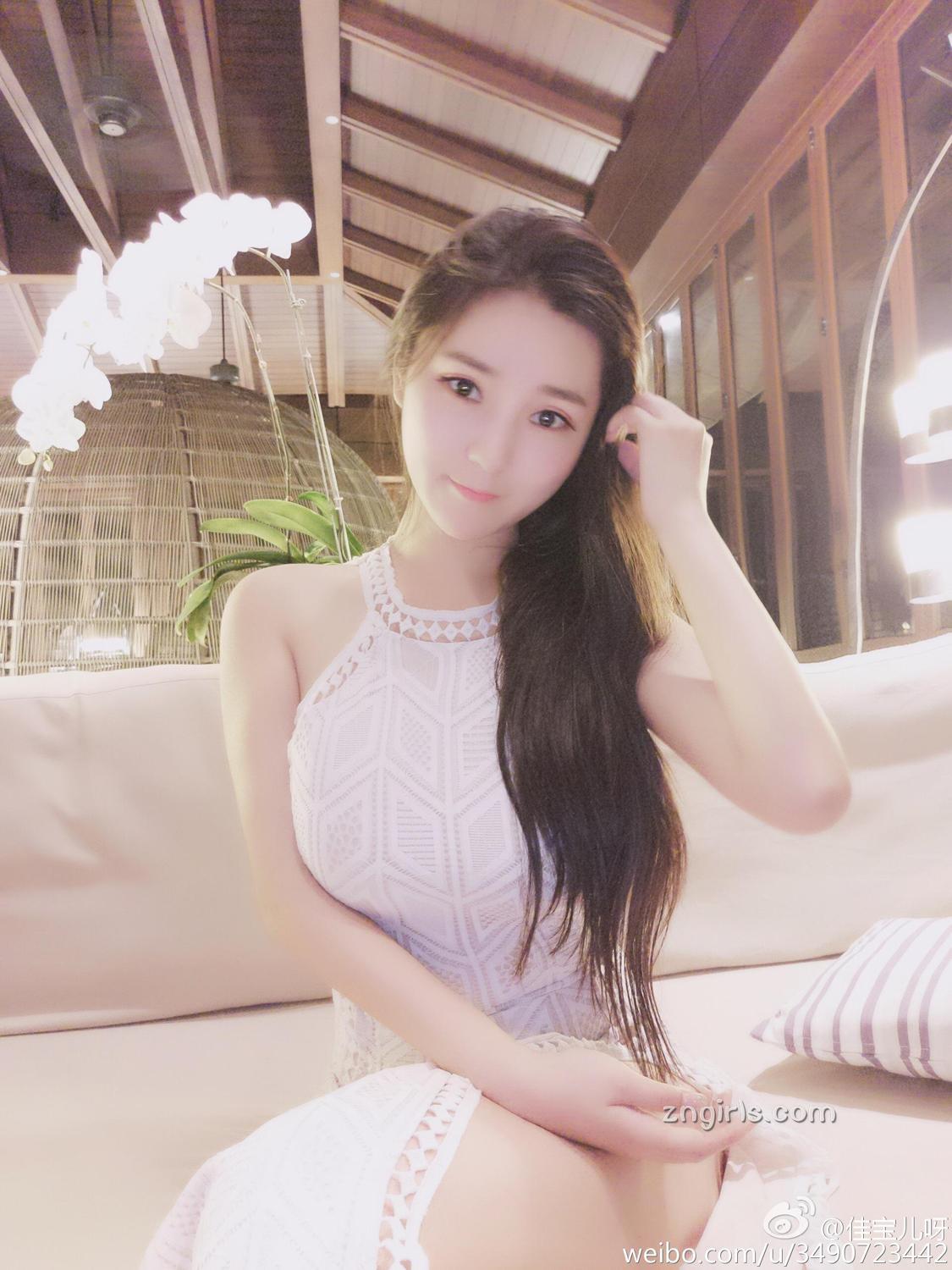 超正直播妹佳宝儿 气质外形无可挑剔