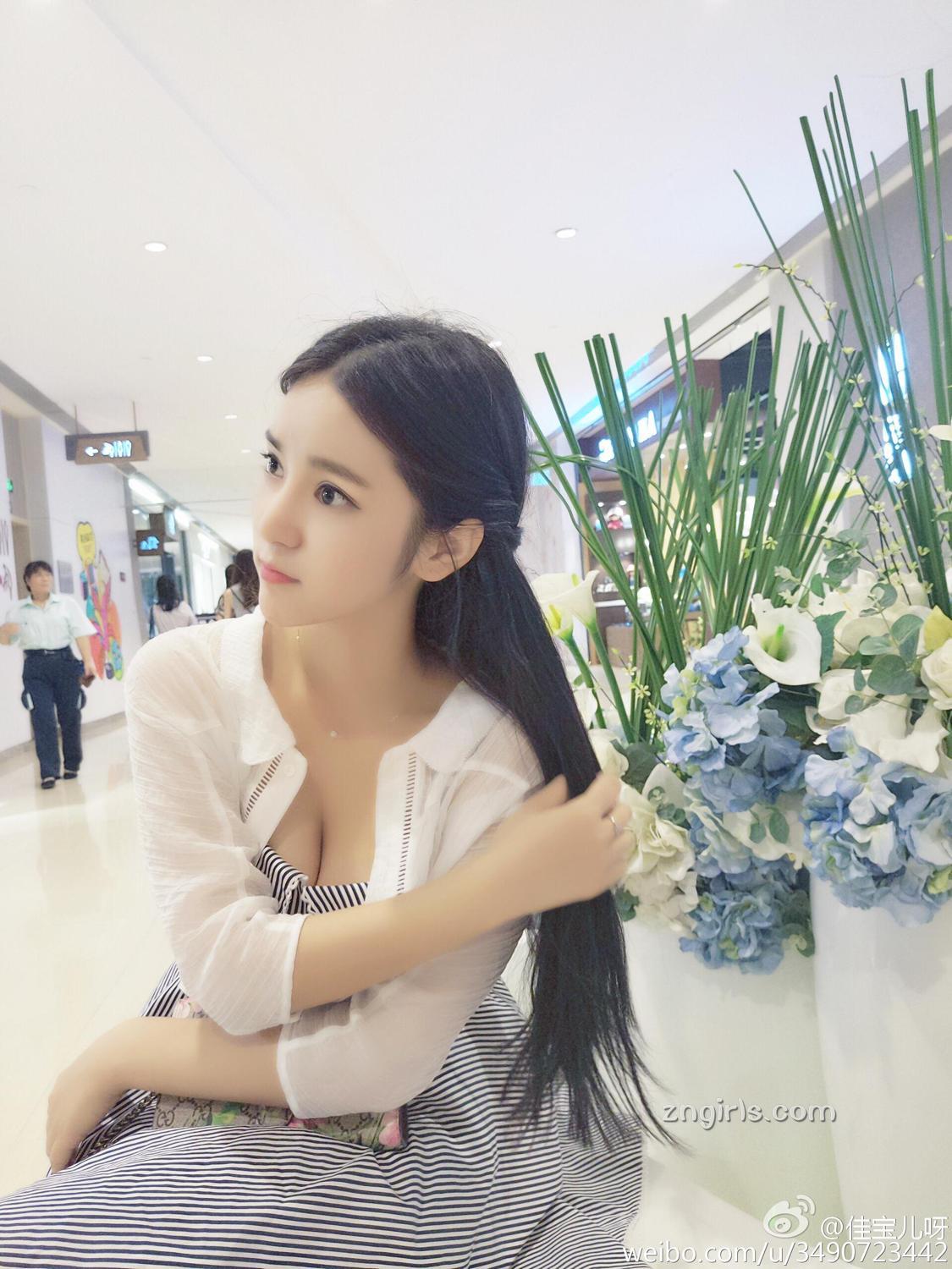 超正直播妹佳宝儿 气质外形无可挑剔