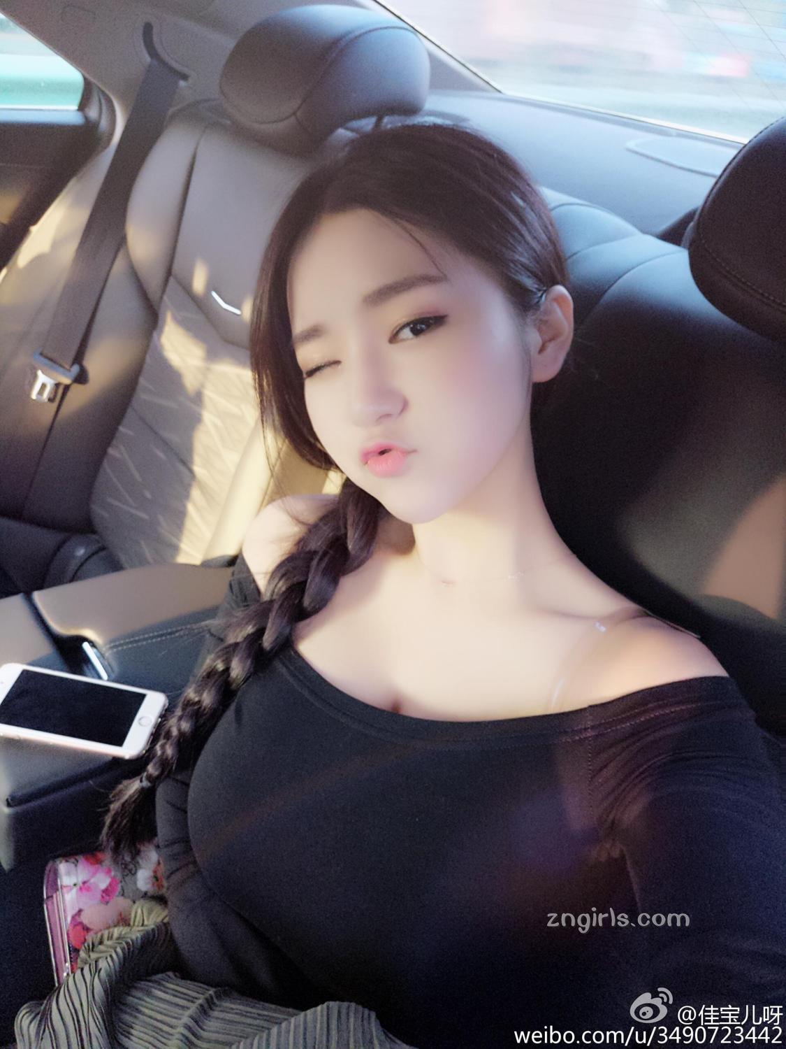 超正直播妹佳宝儿 气质外形无可挑剔