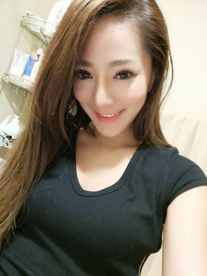 苹果甜心APO Chou 电力十足的美腿车模