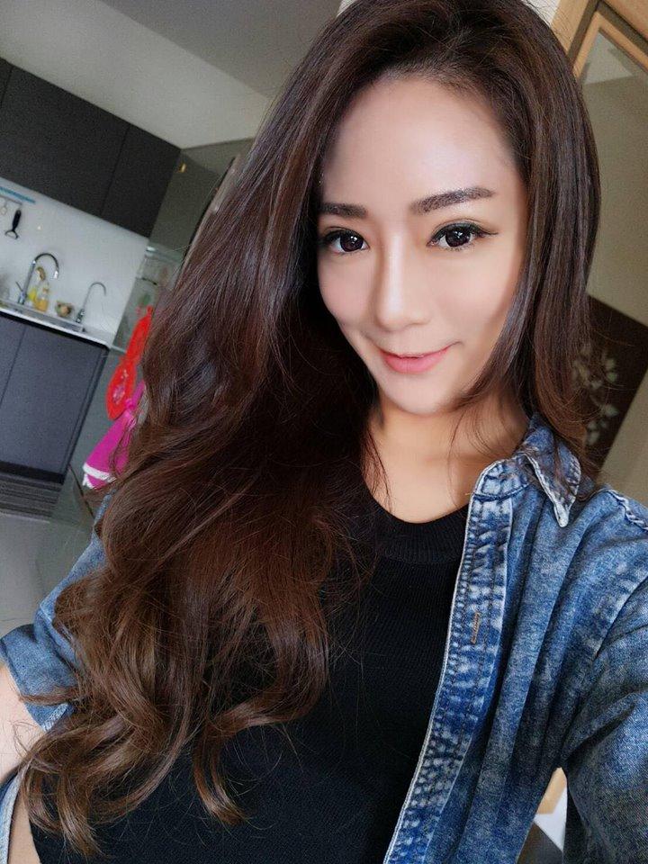 苹果甜心APO Chou 电力十足的美腿车模