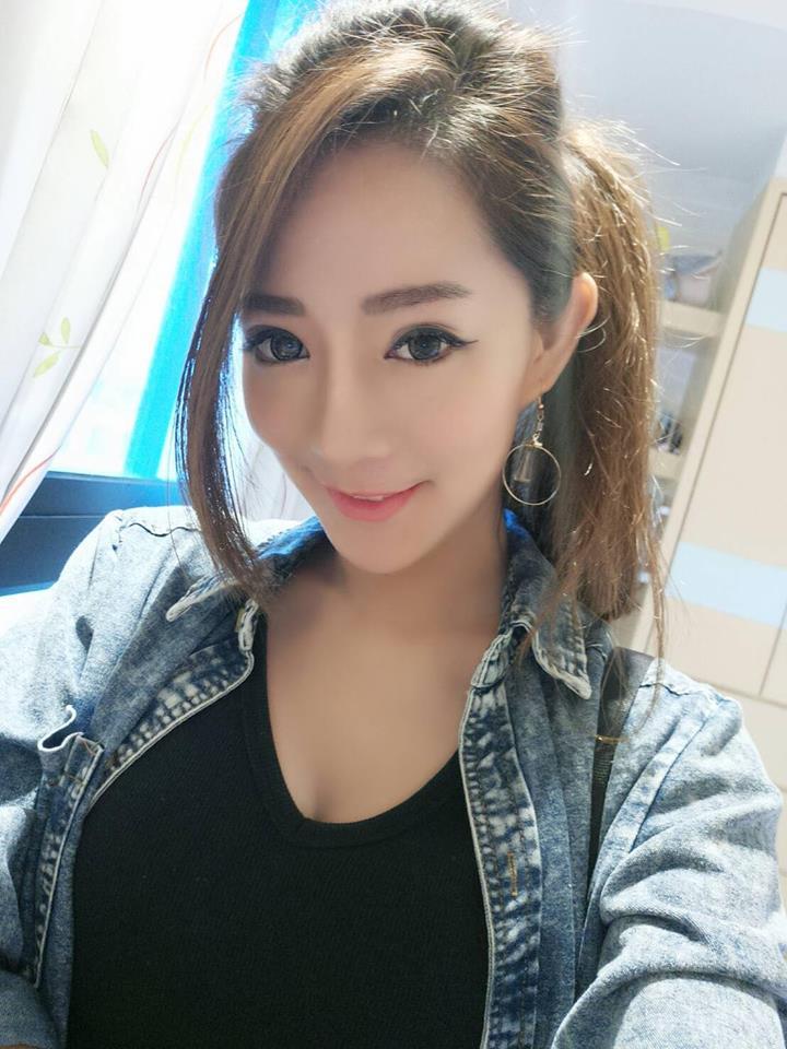 苹果甜心APO Chou 电力十足的美腿车模