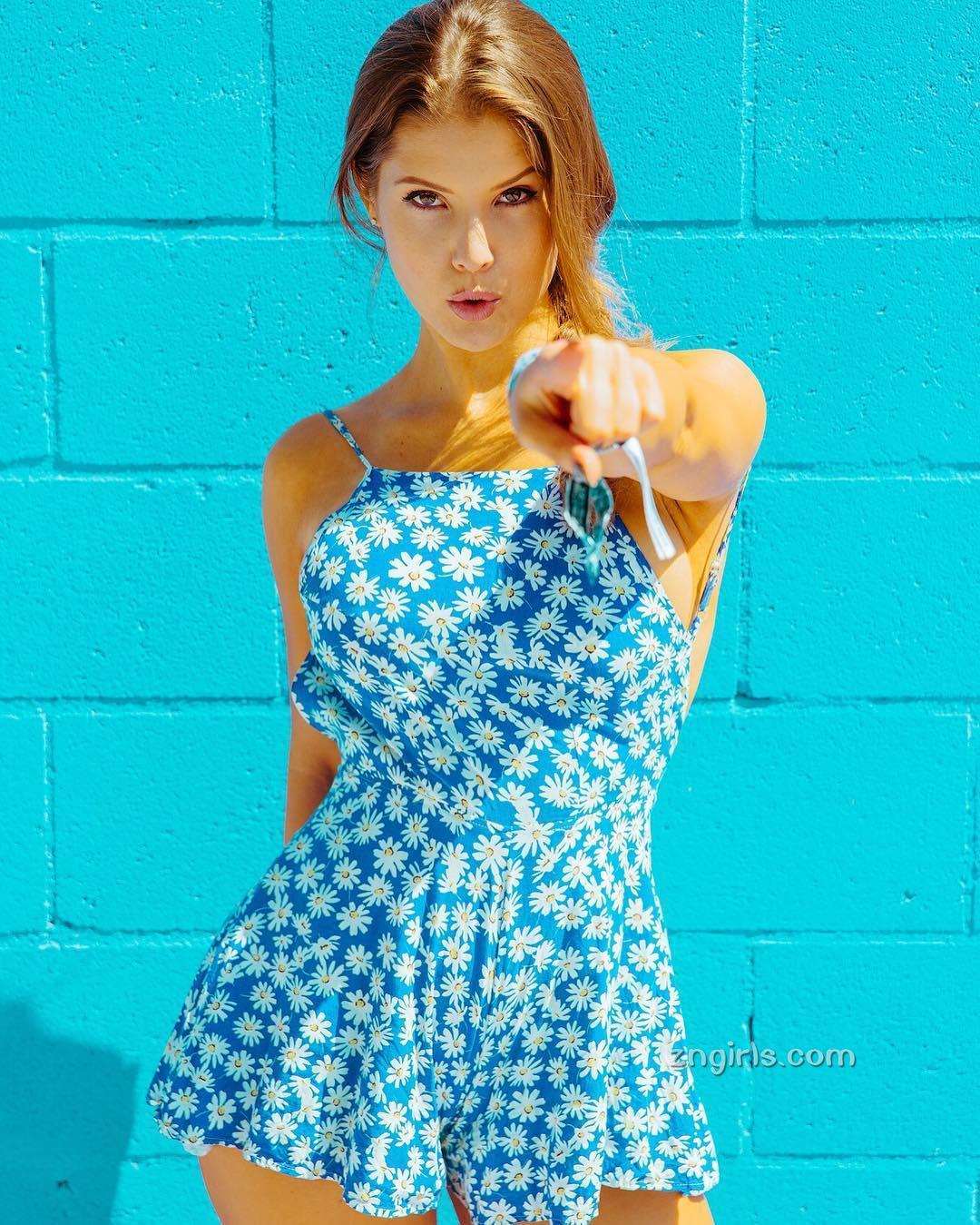 Amanda Cerny- 充满喜感的性感辣模