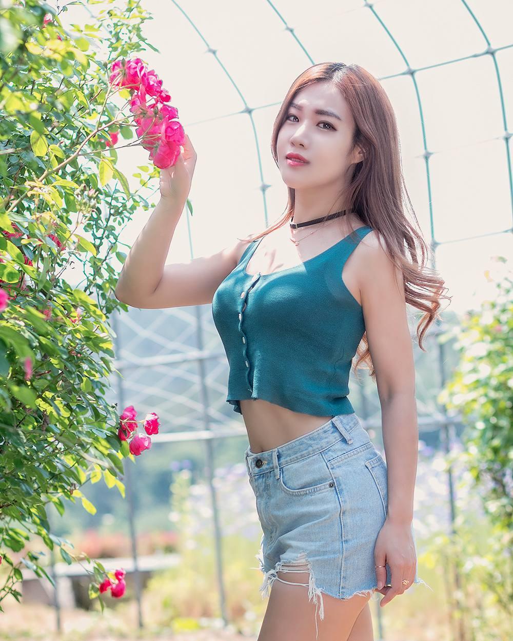 韩国正妹Jin Jin 紧身运动服性感火爆