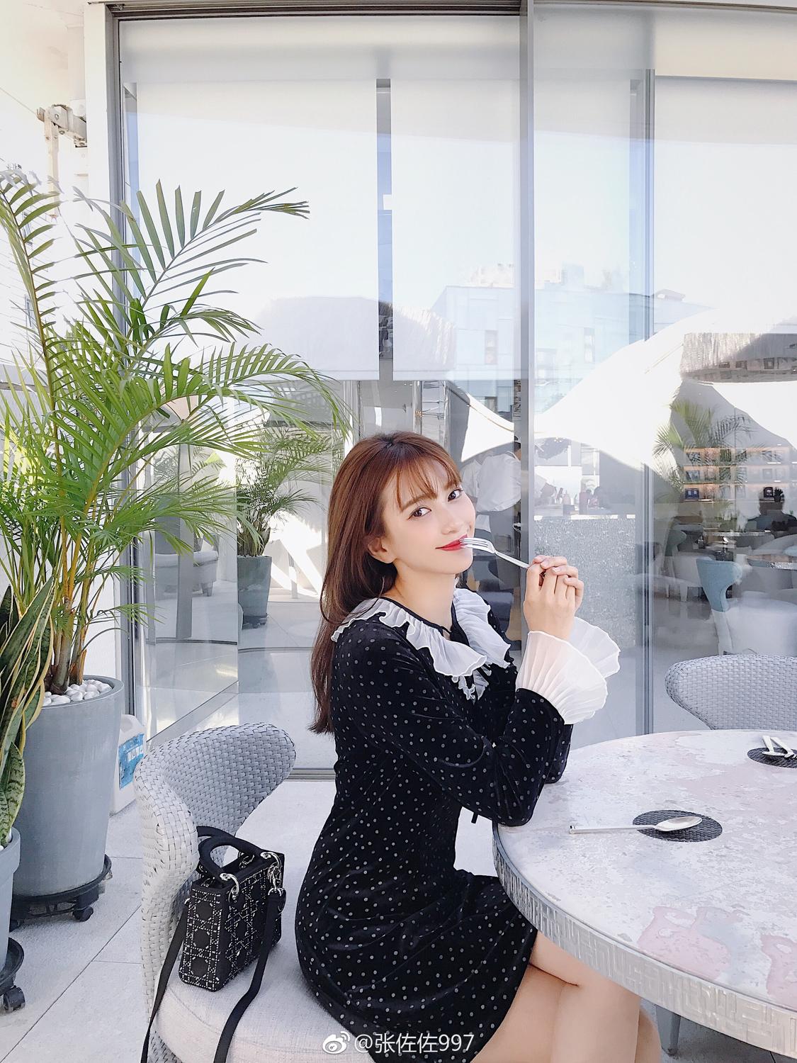 梦幻正妹张佐佐 微博美妆私房照