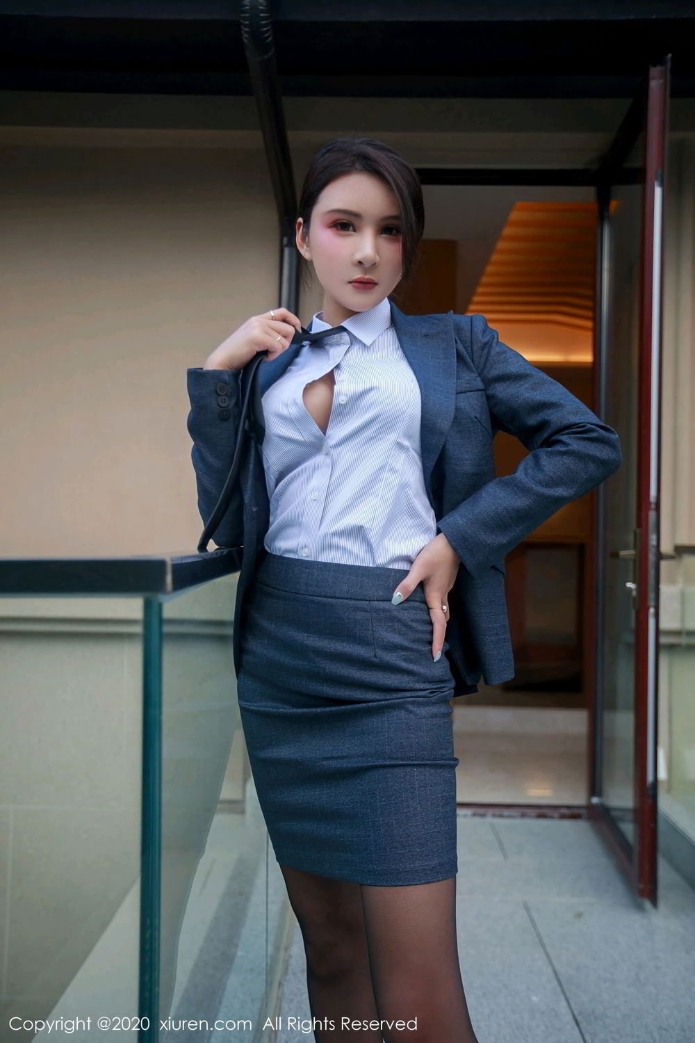 [XIUREN]高清写真图 2020.07.09 No.2309 Emily顾奈奈