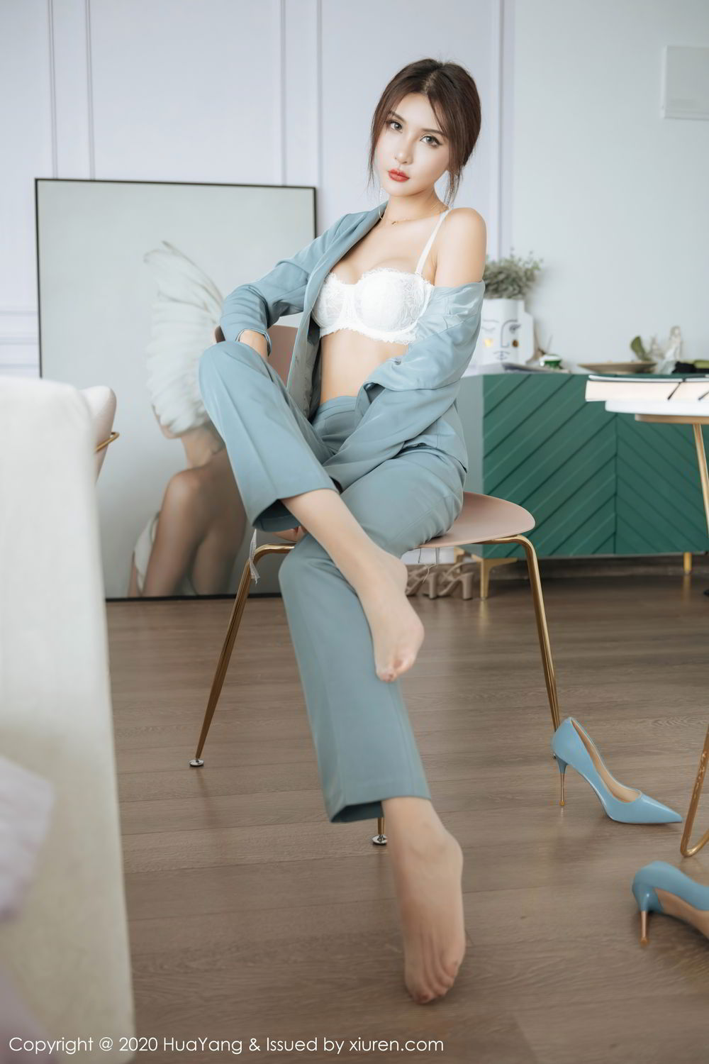 [HuaYang]高清写真图 2020.09.22 VOL.295 Emily顾奈奈