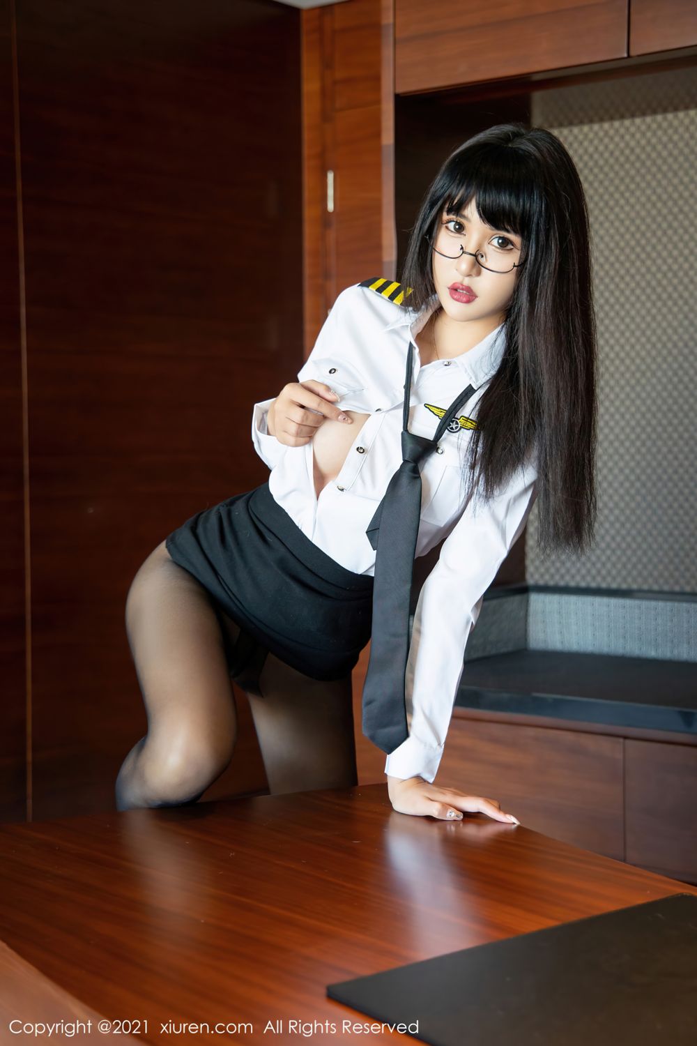 [XiuRen]高清写真图 2021.11.12 No.4207 Emily尹菲
