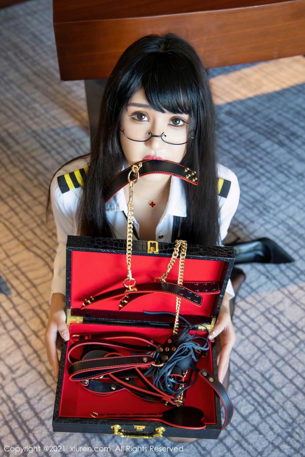 [XiuRen]高清写真图 2021.11.12 No.4207 Emily尹菲
