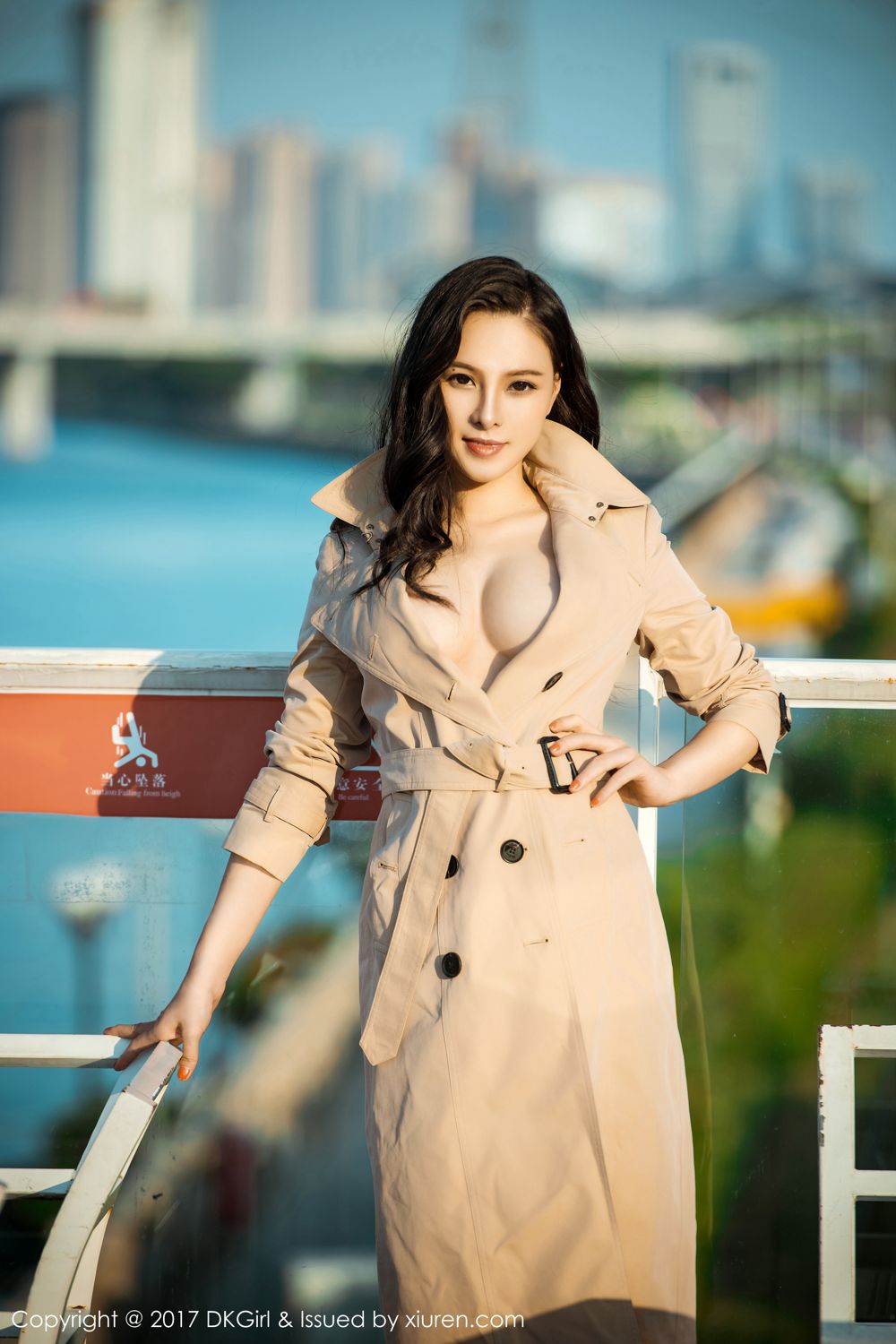 性感轻熟女厉雯娜 名媛性感风十足