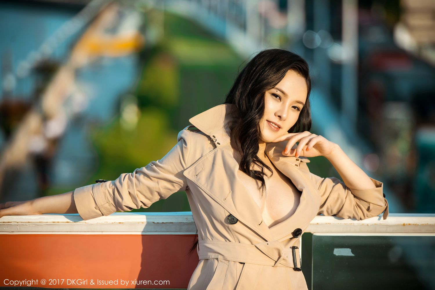 性感轻熟女厉雯娜 名媛性感风十足