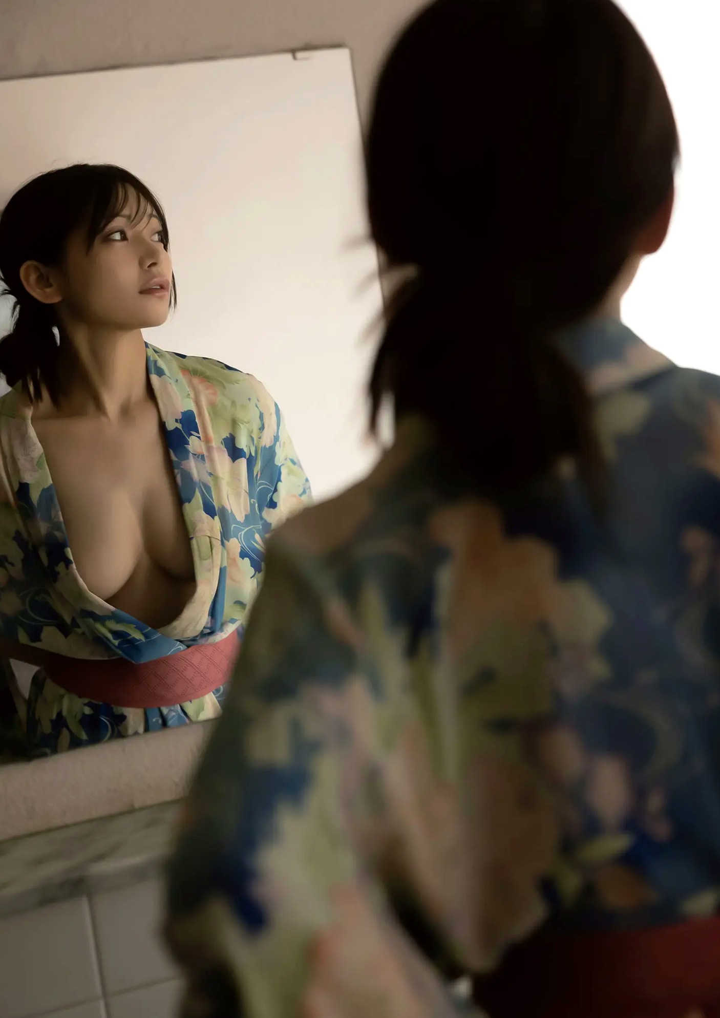似鳥沙也加 - Ten. [110P] 性感女仆装与魅惑私房写真